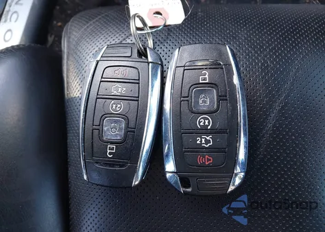 2017 Lincoln Continental Select z USA, uszkodzony, nr VIN 1LN6L9TKXH5600943